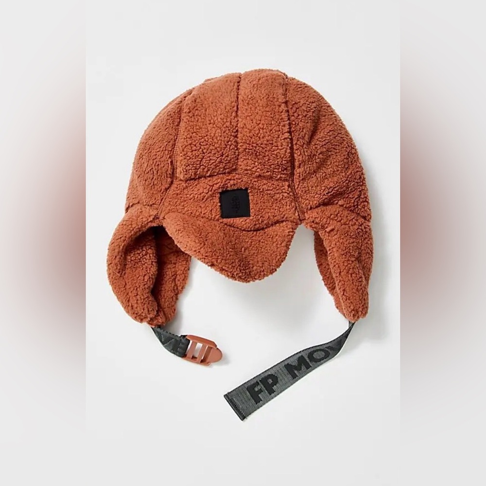NWT FREE PEOPLE Movement Ascend Fleece Trapper - Redwood
$68 - Picture 2 of 4